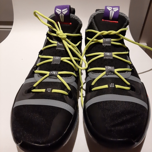 Kobe Bryant Nike Chaos sneakers - Picture 4 of 8